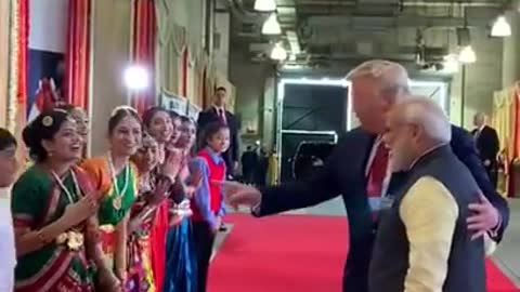 PM Modi & President Trump interacted with a group of youngsters at during #HowdyModi