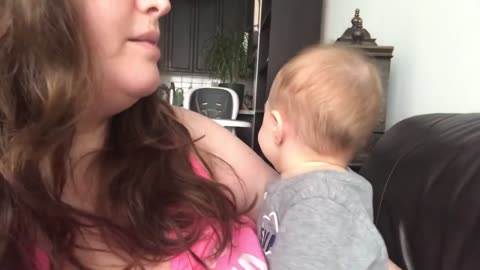 Baby Gets Emotional After Hearing Mom Singing Opera(SO CUTE!)