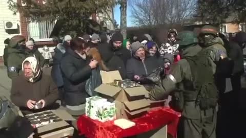 Russian army provides food aid for residents of Kiev , Ukraine