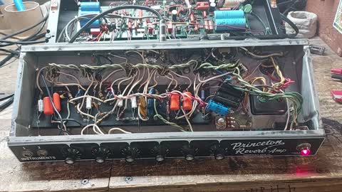 Fender Princeton amplifier hum issue