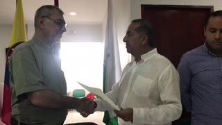 William Dau recibe credencial