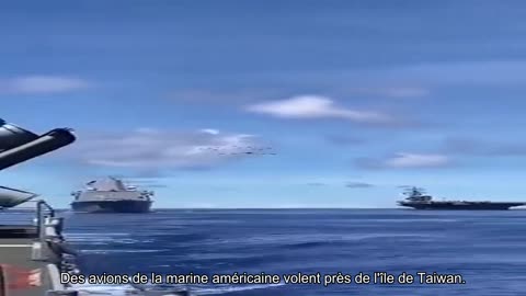 Des avions de la marine américaine volent près de l'île de Taiwan. Dans le même temps, la Chine mè