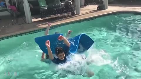 funny Videos 2020 ● Videos for - Bebé play piscinas
