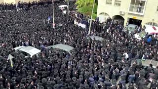 Thousands of ultra-Orthodox Jews defy lockdown