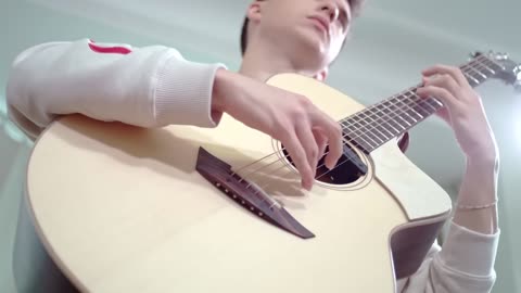 Marcin - "Innuendo" by Queen & "Asturias" on One Guitar (Live Session)