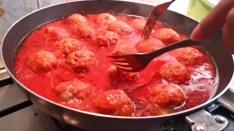 How to make delicious Perfect Italian Style Meatballs & Sauce : )