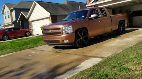 Bagged Silverado on 28s