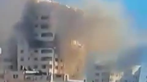 Israeli missiles strike the Mushtaha building