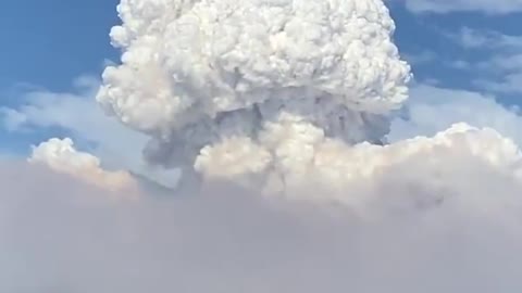 Massive clouds form from Ranch Fire in Azusa, California