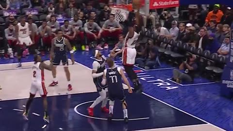 Rozier Assists Bam Adebayo for Dunk!