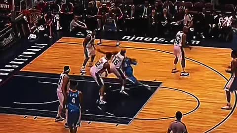 This Allen Iverson’s no-look shot on Vince Carter is underrated