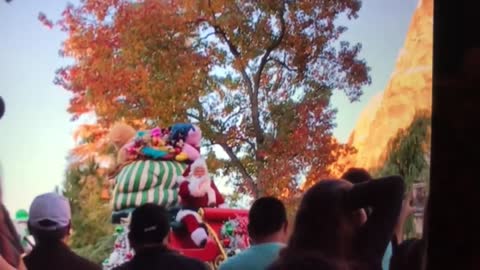 Santa Plummets at Parade