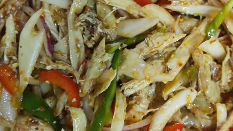 When guests come to our house, we can make this spicy hand shredded chicken
