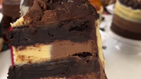 Triple Chocolate Brownie Cake (gluten-free)🍫🍰🌟.