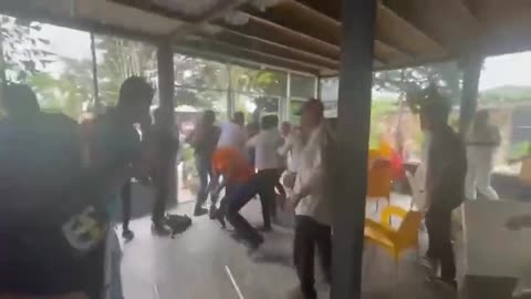 Venezuelan citizens attack US puppet "President" Juan Guaido at a restaurant