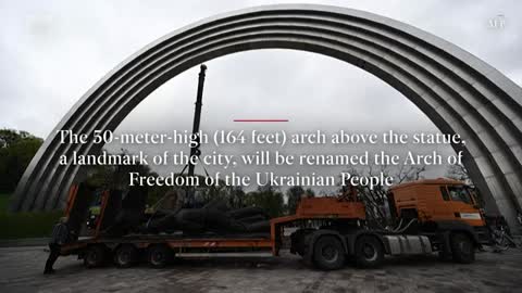 Ukraine tears down statue symbolizing friendship with Russia