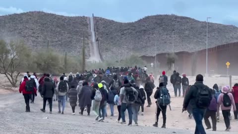 Mass illegal immigrants reportedly entered Lukeville, Arizona, United States via border wall breach.