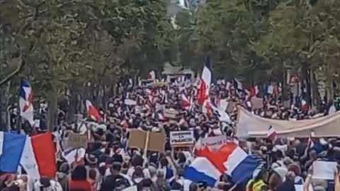 Paris: Massive Protests Against Vaccine Passport Erupted Aug. 29, 2021