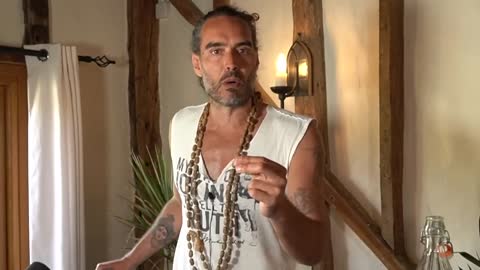 Russell Brand on the "Great Reset": "Organic farming is not the desired endpoint. The Displacement of the people is the desired endpoint ... The bankruptcy of the farmers is the desired endpoint."