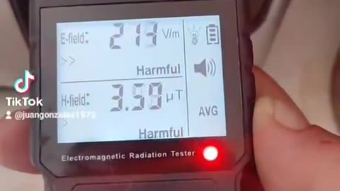 He tested AirPods with an EMF meter and this is what happened📷