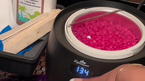 Watch Kena Hackett Melt & Wax with Tickled Pink Hard Wax | Self Waxing Demo!