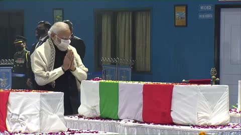 PM Modi pays tribute to Rawat and other personnel of the Armed Forces at Palam Airport #PM Modi