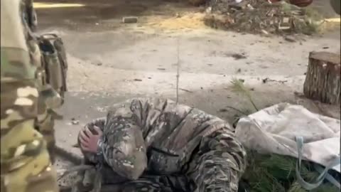 English-speaking mercenary begging Russians not to shoot him