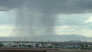Massive rain cloud over Las Vegas caught on camera