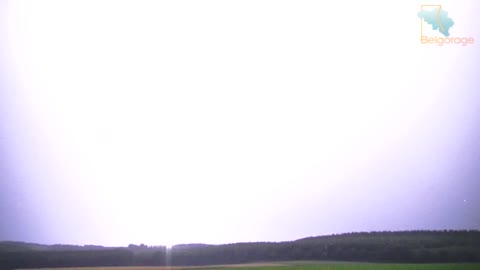 Storm instants - Positive ascending lightning strike