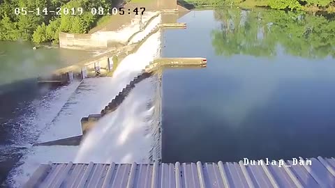 Dam gate collapse