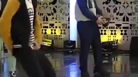 V(Kim taehyung high heel Dance Video.