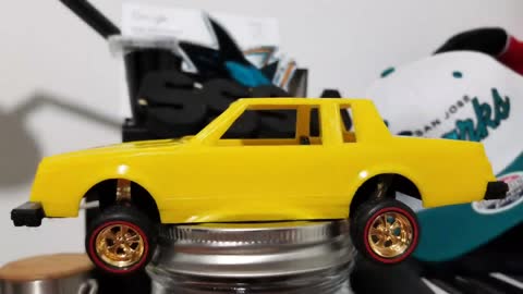 Rickenbacker toy transform to lowrider