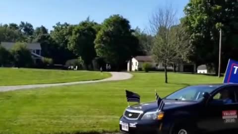 Amish Trump Supporter Hold COW, HORSE, WAGON AND CARRIAGE TRUMP PARADE in Fredericksburg, Ohio #MAGA