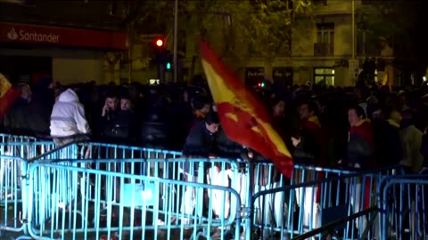 Protesters oppose Spain's acting PM Sanchez