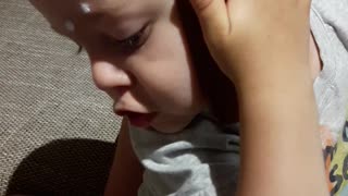 2yr old with smartphone