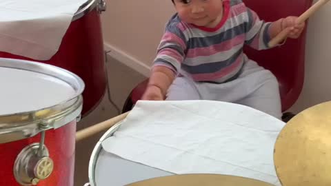 Baby playing drum 🥁