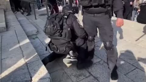 Israeli forces viciously assault a 15-year-old Palestinian girl at the Damascus Gate, OCC Jerusalem