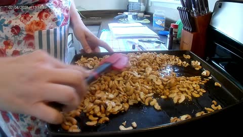 "JEET JET?" How to make honey roasted cashews