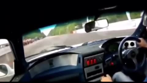 Bugatti Veyron vs Skyline r34 | epic race