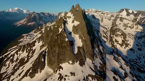 Beautiful Mountains and Cliffs ! Amazing View To Watch