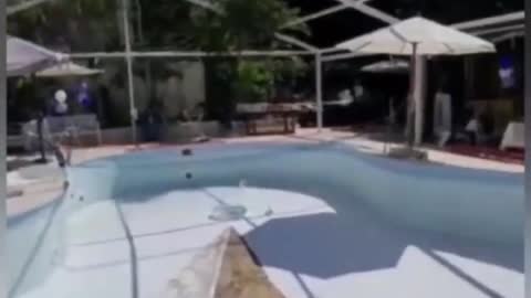 Man Killed As Sink Hole 🕳 Opens Under Swimming Pool