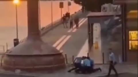 A Muslim man from 🇦🇿Azerbaijan holding an 🇮🇱Israel passport tried to blow himself