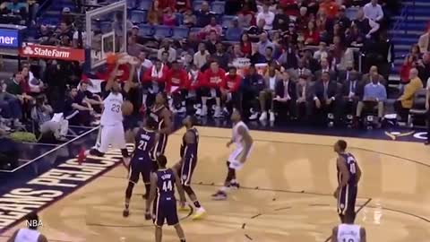 WATCH: Anthony Davis KILLER Dunk vs Pacers