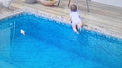 Dad Saves Baby that Climbed into Pool