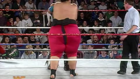 WWE - Yokozuna defeats Tatanka
