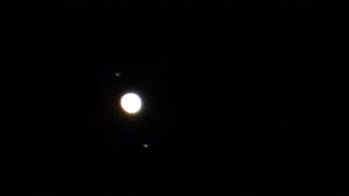 Jupiter and its moons (planeta Júpiter y sus lunas)
