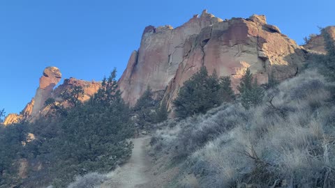 Crooked River & Monkey Face Canyon Formation – Smith Rock State Park – Central Oregon