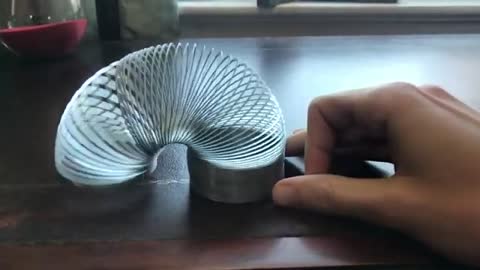 How to play with a slinky in slow motion
