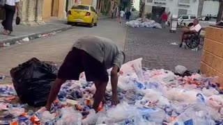 ¡Increíble! Centro Histórico amanece lleno de basuras después del Iron Man