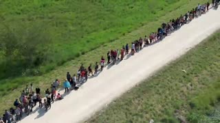 SHOCKING Video Shows HUNDREDS Of Illegal Immigrants Entering Texas